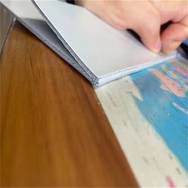 1500 ملم عرض مرآة ألومنيوم لوحة مركبة 4 ملم اللوحة سمك 0.4 ملم الألومنيوم سمك