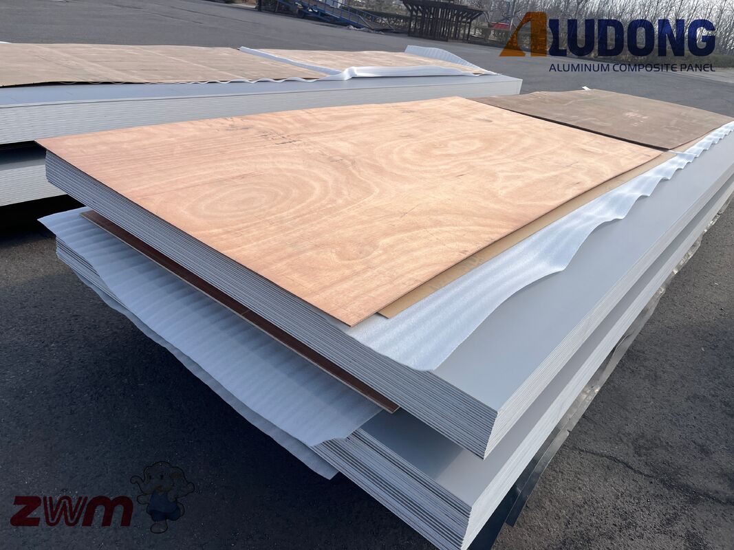 4 * 0.40mm FR B1 الدرجة مضادة للحريق ألومنيوم اللوحة المركبة لمركز التسوق والفنادق ومحطة القطارات الخ