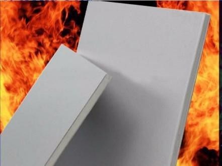 بيع ساخن ألومنيوم لوحة مركبة 4x8 قدم PVDF PE مغلفة مقاومة للحريق خفيفة الوزن مخصصة متاحة للديكور الداخلي الخارجي