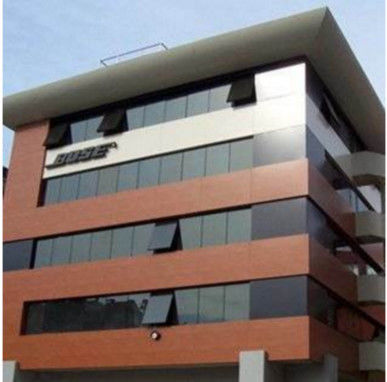 المورد OEM عالية الجودة الألومنيوم المادة المركبة لوحة للجدار الستارية الشرفات الداخلية الملجأ لوحة