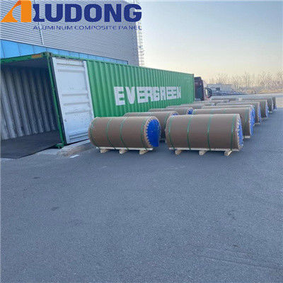 0. 18mm لفائف الألومنيوم المقوى PE / PVDF رقيقة للغاية لامعة للطباعة