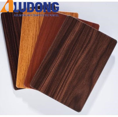 OEM و ODM حبوب الخشب ACP ACM ورقة 1550 * 3000mm ، طبقة نانوية ، مضادة للخدوش وعازلة للصوت لمحطة مترو الأنفاق